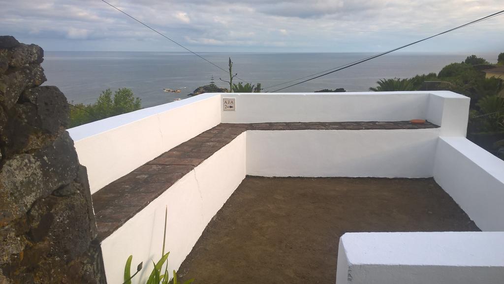 Monserrate - Galera Cottage Caloura Buitenkant foto