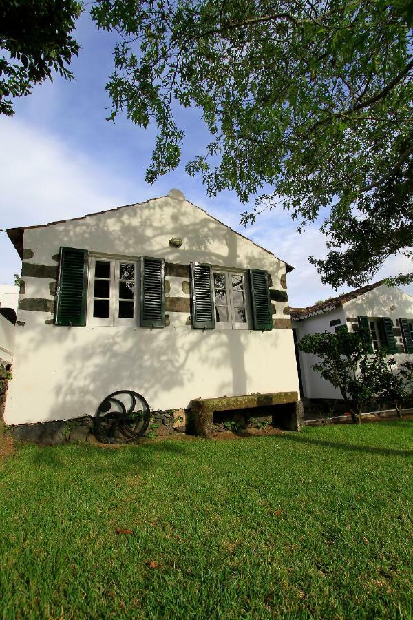 Monserrate - Galera Cottage Caloura Buitenkant foto